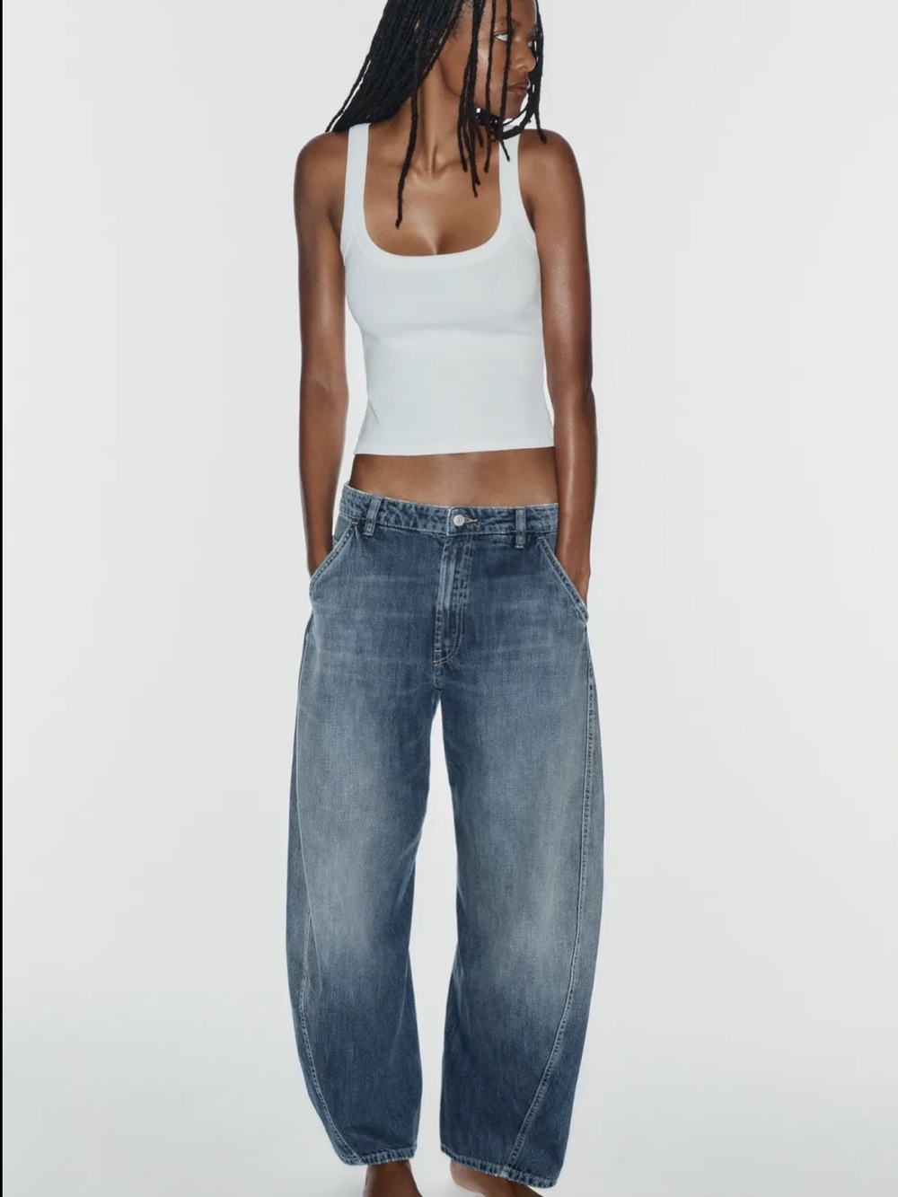 Zara Mid Rise Barrel Wide- Leg Jeans Medium Blue Wash -Size 8